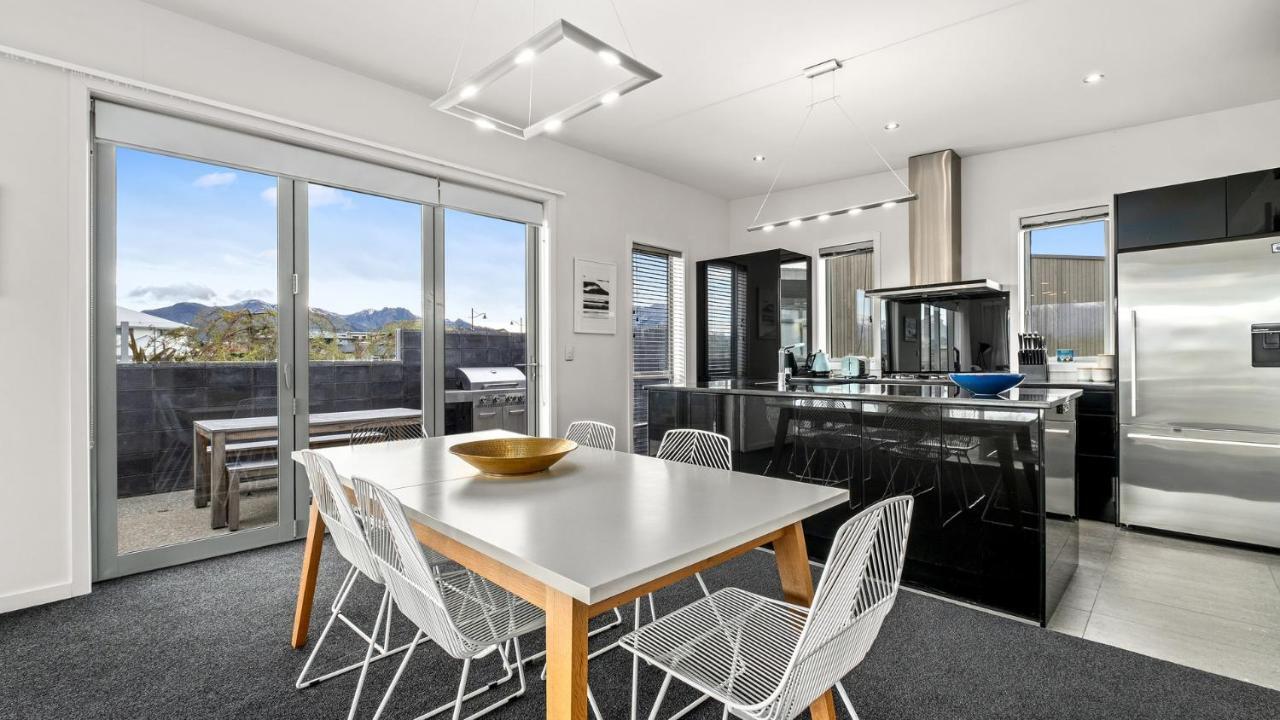 Infinity And Beyond Villa Wanaka Exterior photo